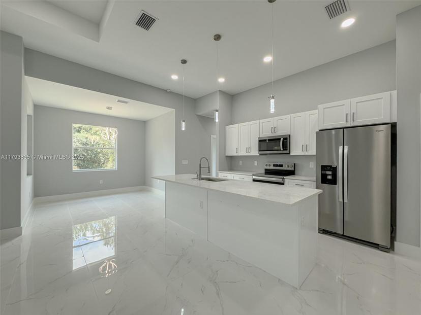 Picture of 438 Raymer St, Lehigh Acres FL 33974