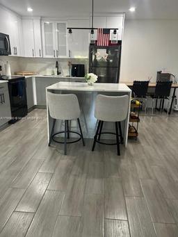 Picture of 10810 N Kendall Dr # Q7, Miami, FL 33176