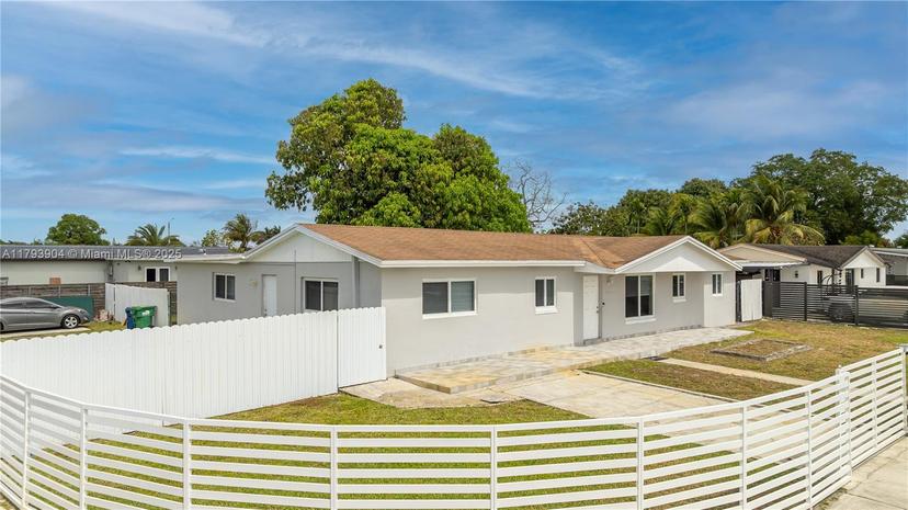 Picture of 5045 NW 186Th St, Miami Gardens FL 33055