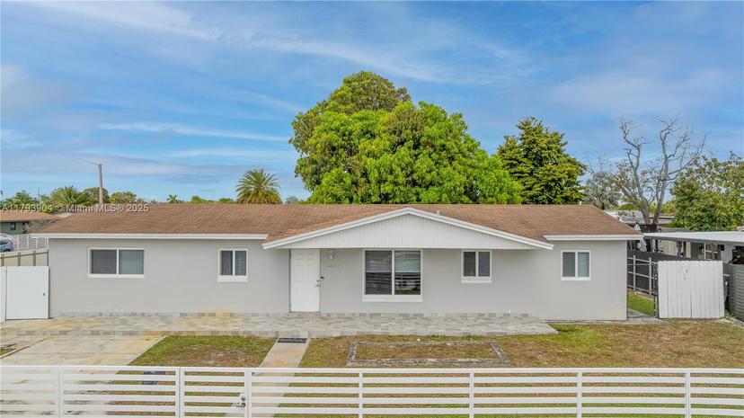 Picture of 5045 NW 186Th St, Miami Gardens FL 33055