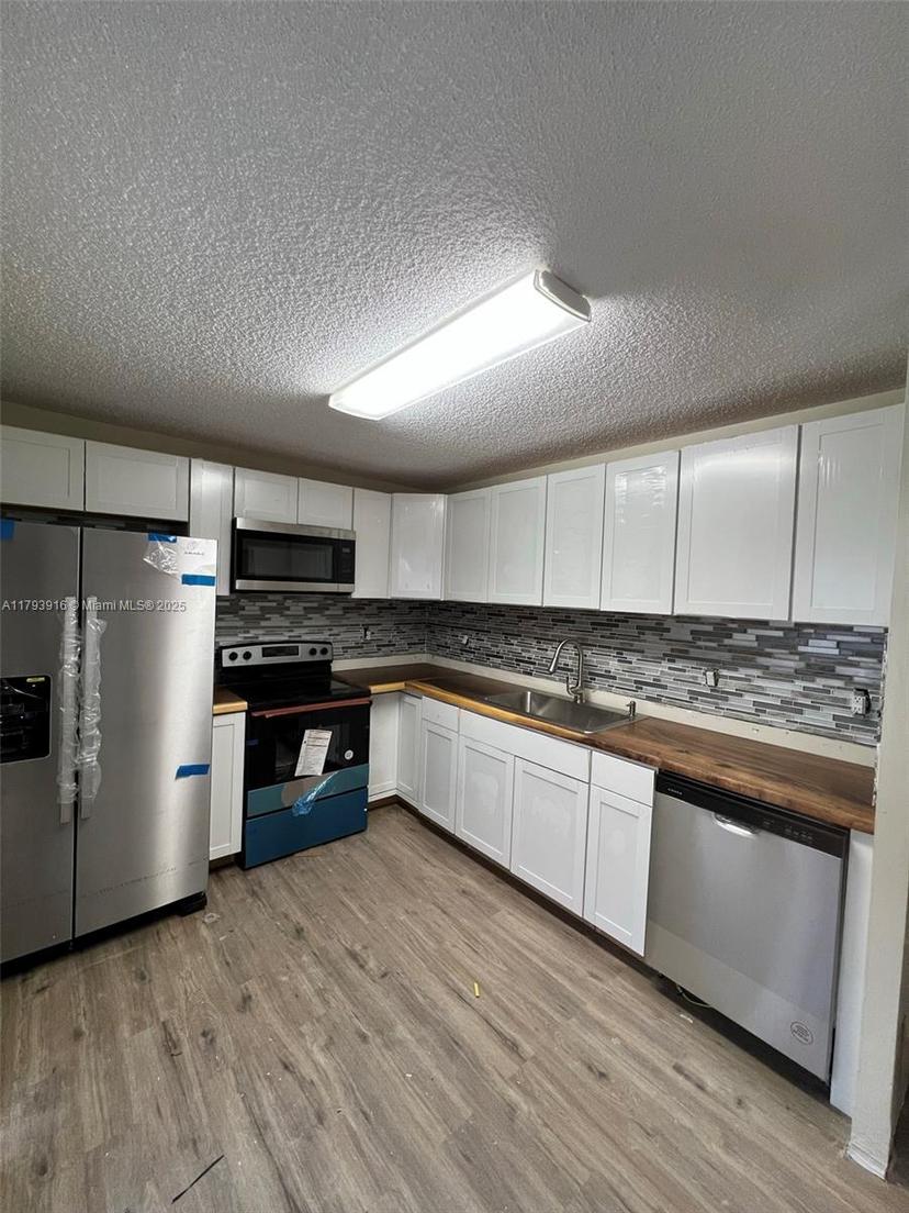 Picture of 13776 SW 149 Circle Ln # 79, Miami FL 33186
