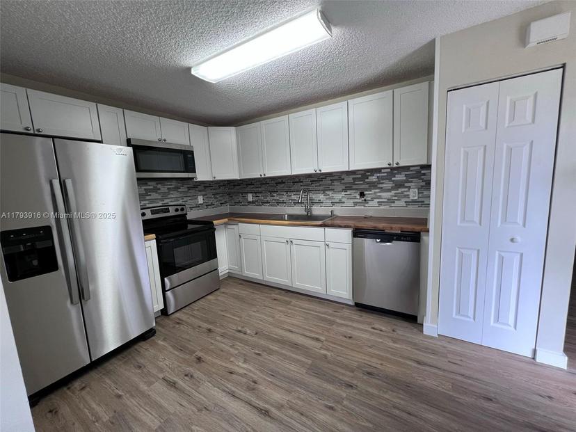 Picture of 13776 SW 149 Circle Ln # 79, Miami FL 33186