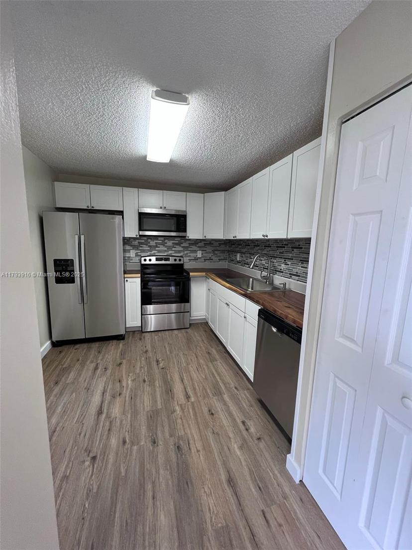 Picture of 13776 SW 149 Circle Ln # 79, Miami FL 33186
