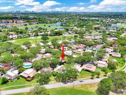 Picture of 3501 Keyser Ave # 43, Hollywood, FL 33021