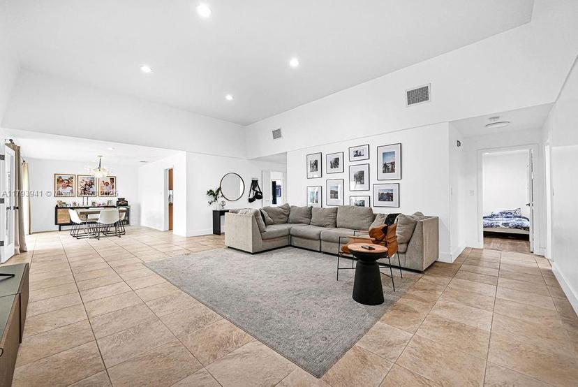 Picture of 3501 Keyser Ave # 43, Hollywood FL 33021