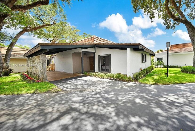 Picture of 3501 Keyser Ave # 43, Hollywood FL 33021