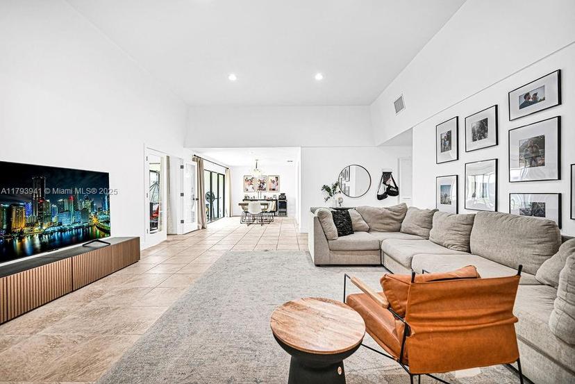 Picture of 3501 Keyser Ave # 43, Hollywood FL 33021