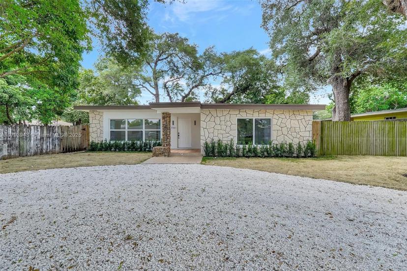 Picture of 736 NE 164Th St, Miami FL 33162