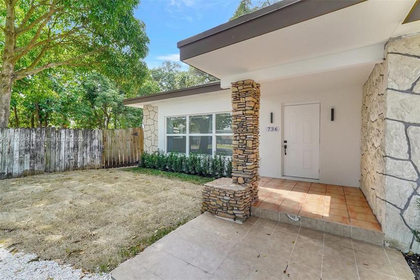 Picture of 736 NE 164Th St, Miami FL 33162
