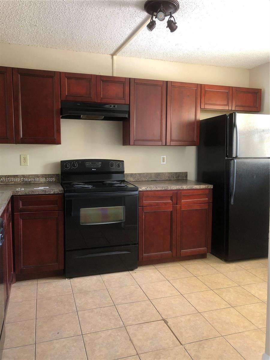 Picture of 9044 NW 28Th Dr # 202, Coral Springs, FL 33065
