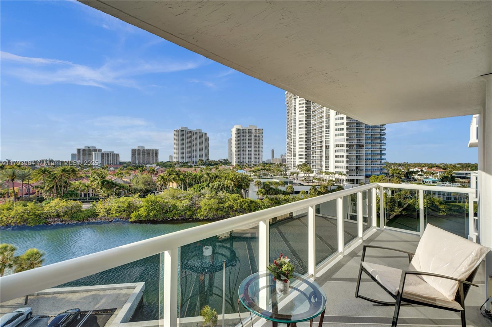 Picture of 20505 E Country Club Dr # 732, Aventura, FL 33180