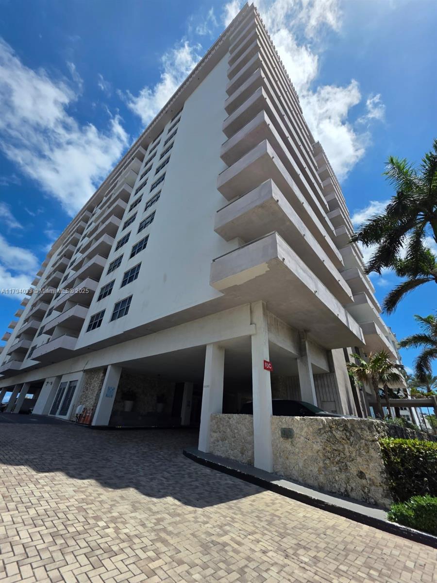Picture of 9225 Collins Ave # 1409, Surfside, FL 33154