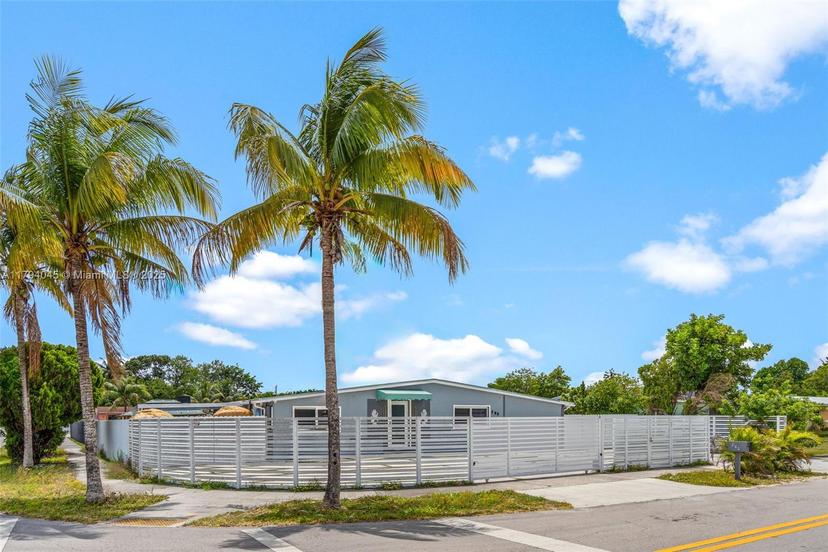 Picture of 280 NW 184Th Ter, Miami Gardens FL 33169