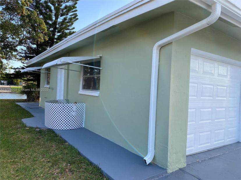 Picture of 5009 NW 51St Ct, Tamarac FL 33319