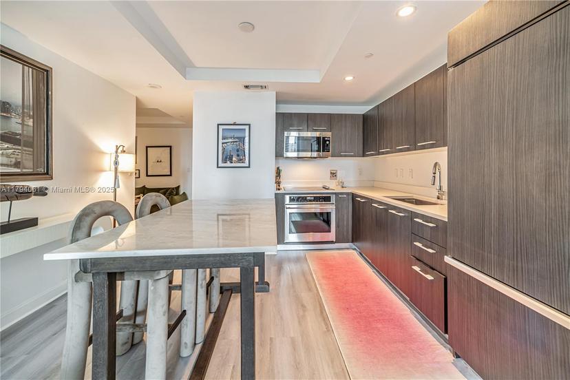 Picture of 45 SW 9Th St # 1204, Miami FL 33130