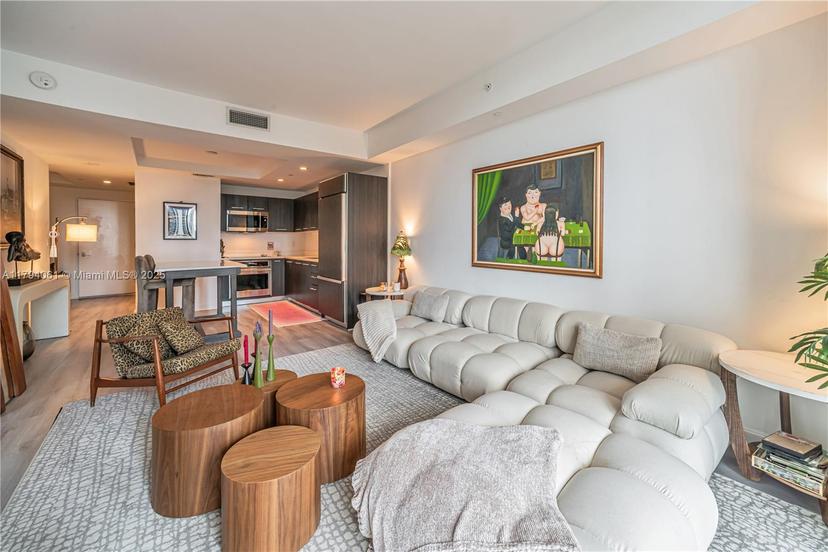 Picture of 45 SW 9Th St # 1204, Miami FL 33130