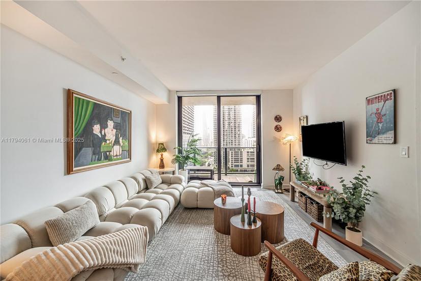 Picture of 45 SW 9Th St # 1204, Miami FL 33130