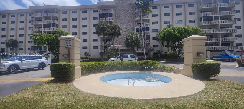 Picture of 800 NE 195Th St # 215, Miami FL 33179