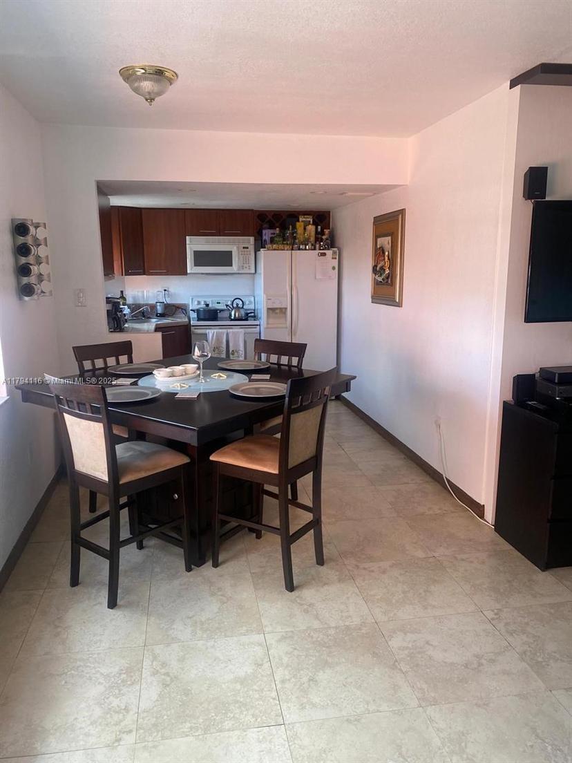 Picture of 800 NE 195Th St # 215, Miami FL 33179