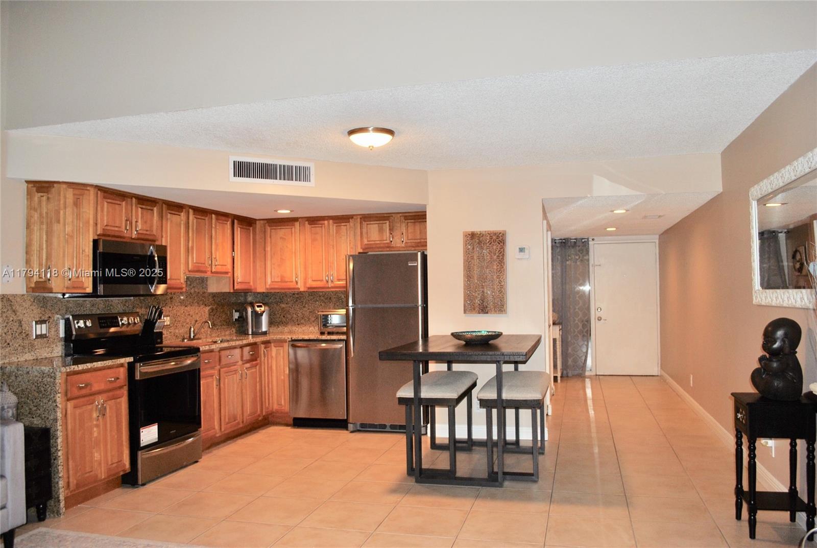 Picture of 49 Deer Creek Rd # E105, Deerfield Beach, FL 33442