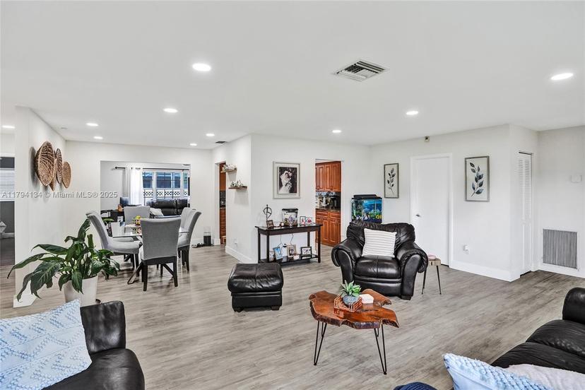 Picture of 11240 Sheridan St, Pembroke Pines FL 33026