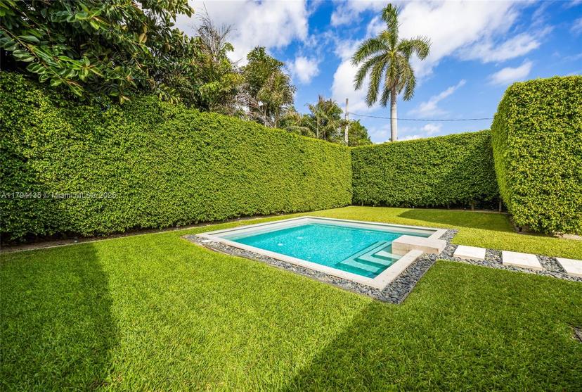 Picture of 5460 Alton Rd, Miami Beach FL 33140