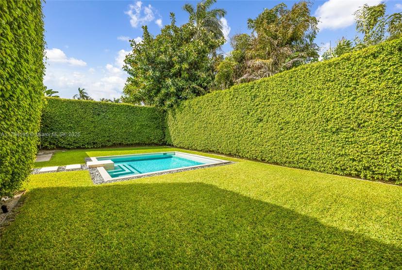 Picture of 5460 Alton Rd, Miami Beach FL 33140