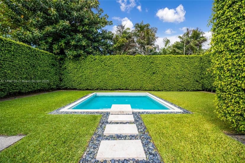 Picture of 5460 Alton Rd, Miami Beach FL 33140