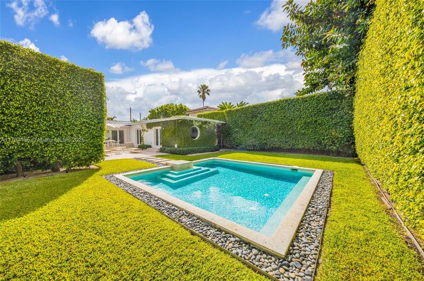 Picture of 5460 Alton Rd, Miami Beach FL 33140