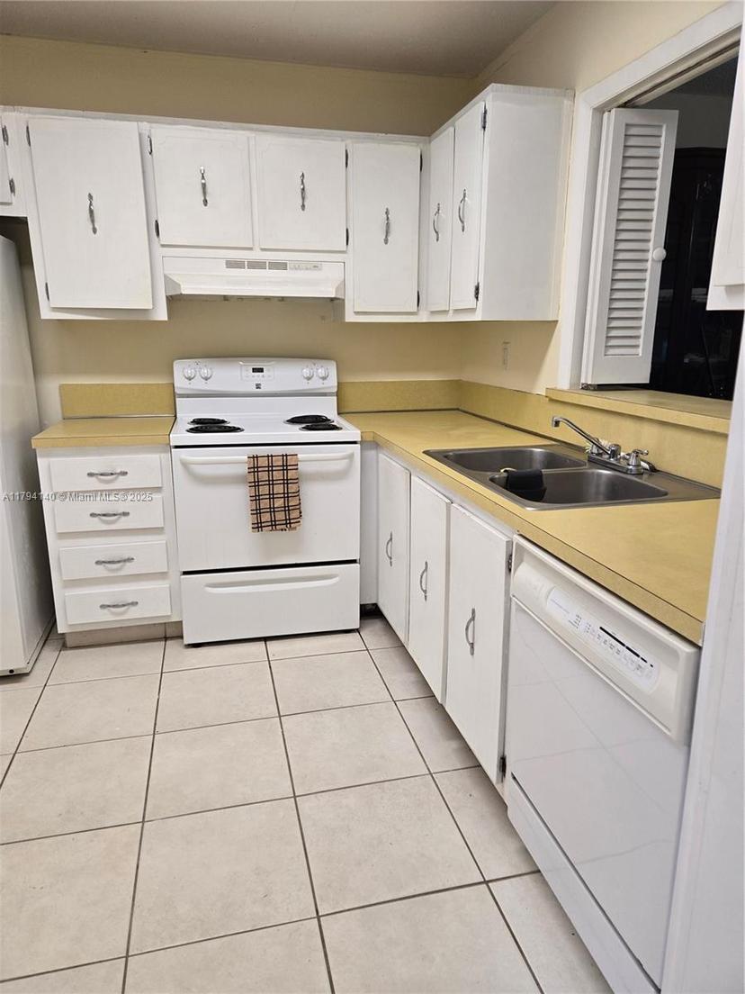 Picture of 406 NW 68Th Ave # 519, Plantation FL 33317