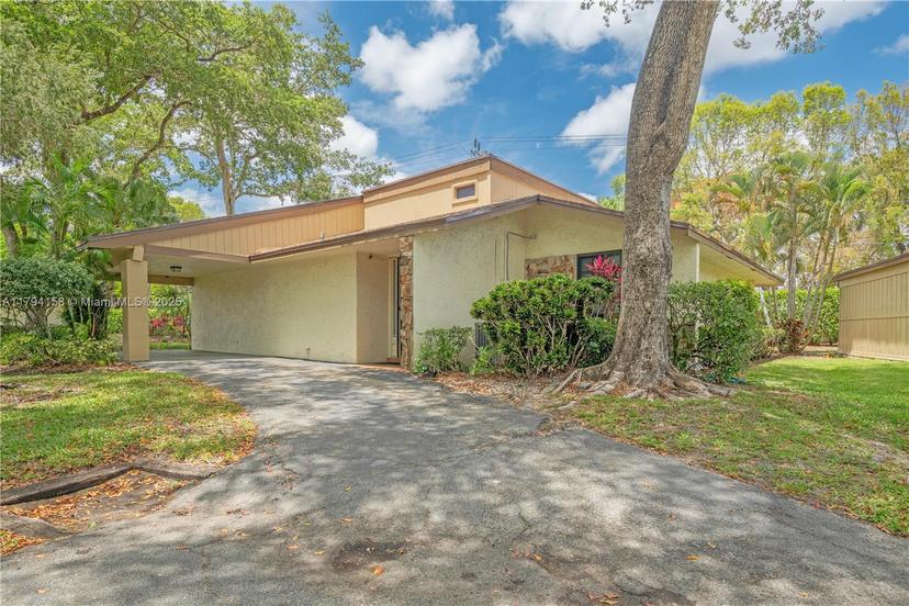 Picture of 8097 Royal Palm Cir, Tamarac FL 33321