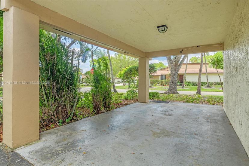 Picture of 8097 Royal Palm Cir, Tamarac FL 33321