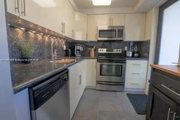 Picture of 310 Golden Isles Dr # 109, Hallandale Beach, FL 33009