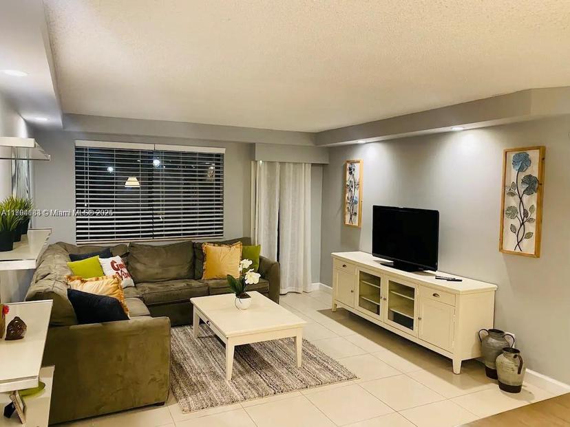 Picture of 310 Golden Isles Dr # 109, Hallandale Beach FL 33009