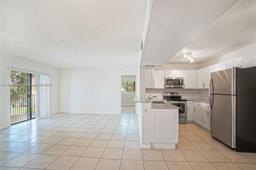 Picture of 450 Palm Cir W # 201, Pembroke Pines, FL 33025