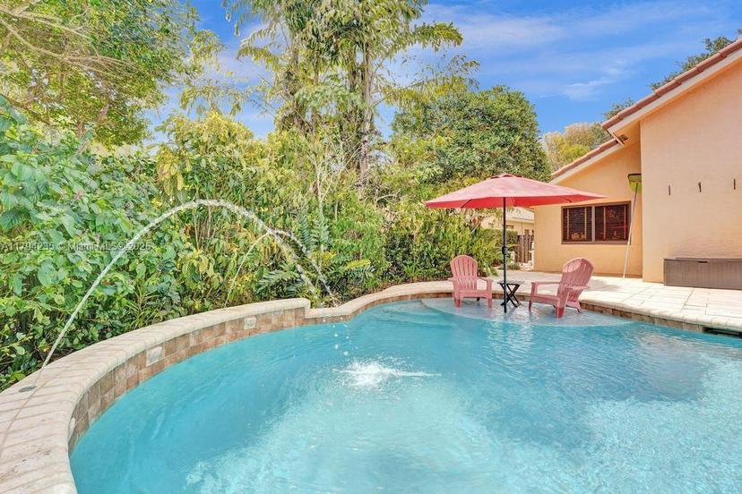 Picture of 9682 Ridgecrest Ct, Davie FL 33328