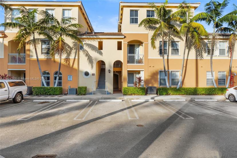 Picture of 10012 NW 7 St # 107, Miami FL 33172
