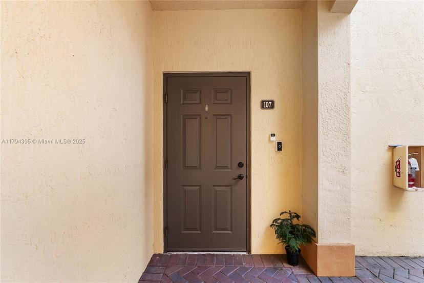 Picture of 10012 NW 7 St # 107, Miami FL 33172