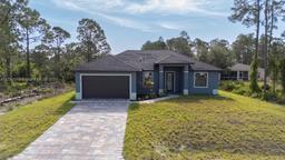 Picture of 509 Cottonwood S Ave, Lehigh Acres, FL 33974