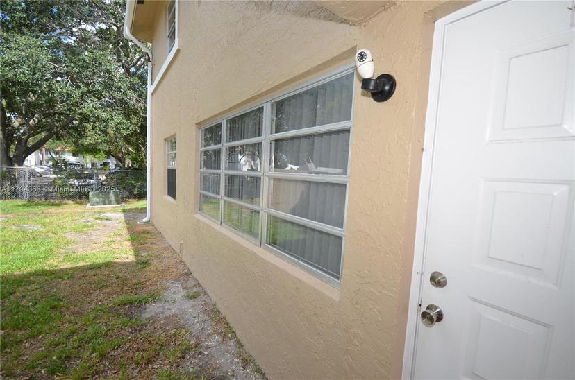 Picture of 1004 Twin Lakes Dr # 1004, Coral Springs FL 33071