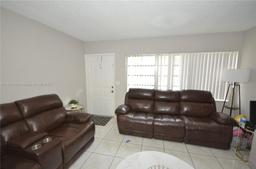 Picture of 1004 Twin Lakes Dr # 1004, Coral Springs, FL 33071