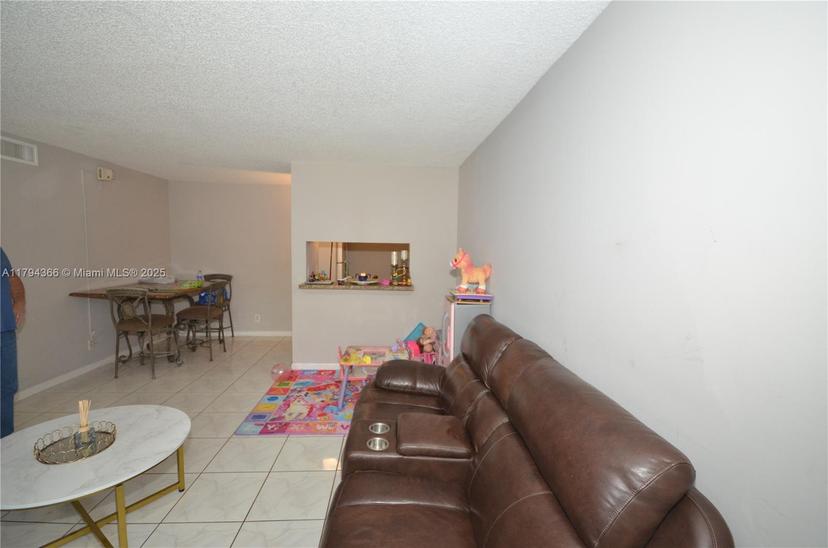 Picture of 1004 Twin Lakes Dr # 1004, Coral Springs FL 33071