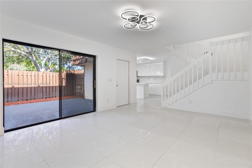 Picture of 853 SW 118Th Ter, Davie FL 33325