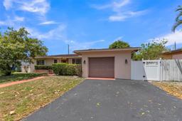 Picture of 700 NW 76Th Ave, Pembroke Pines, FL 33024