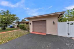 Picture of 700 NW 76Th Ave, Pembroke Pines, FL 33024