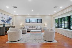 Picture of 850 NE 182Nd Ter, North Miami Beach, FL 33162
