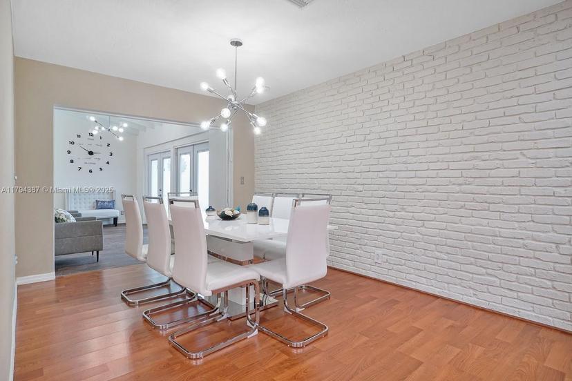Picture of 850 NE 182Nd Ter, North Miami Beach FL 33162