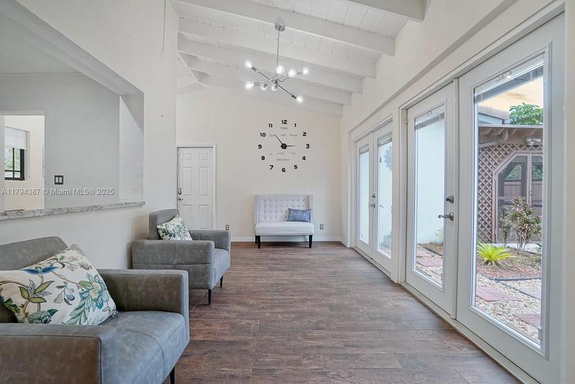 Picture of 850 NE 182Nd Ter, North Miami Beach FL 33162