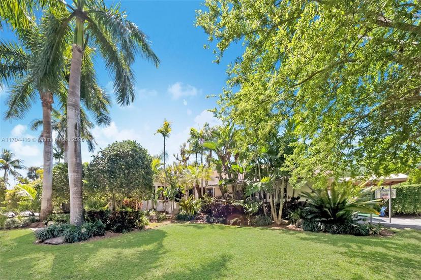 Picture of 12280 SW 69Th Pl, Pinecrest FL 33156