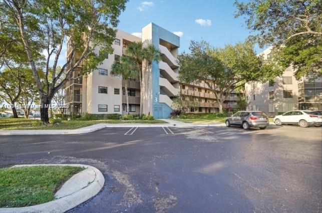 Picture of 901 Colony Point Cir # 217, Pembroke Pines FL 33026